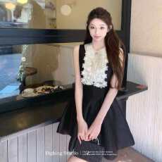 批发拼接<b class='q'>蕾丝</b>娃娃夏季气质修身连衣裙法式无袖A字裙收腰<b class='q'>短裙</b>