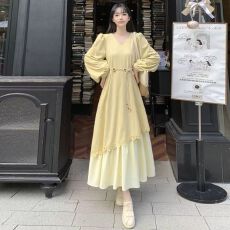 批发温柔奶黄色V领长裙百搭假两件大码秋冬季<b class='q'>胖</b><b class='q'>mm</b>收腰显瘦减龄连衣裙