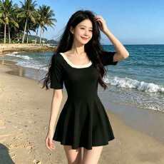 批发2026新款遮肚显瘦仙保守连体泳衣女夏短袖平角裙式露背泡温泉泳装