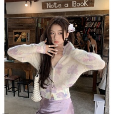 批发轻奢慵懒正肩<b class='q'>长袖</b>紫色印花毛衣针织开衫