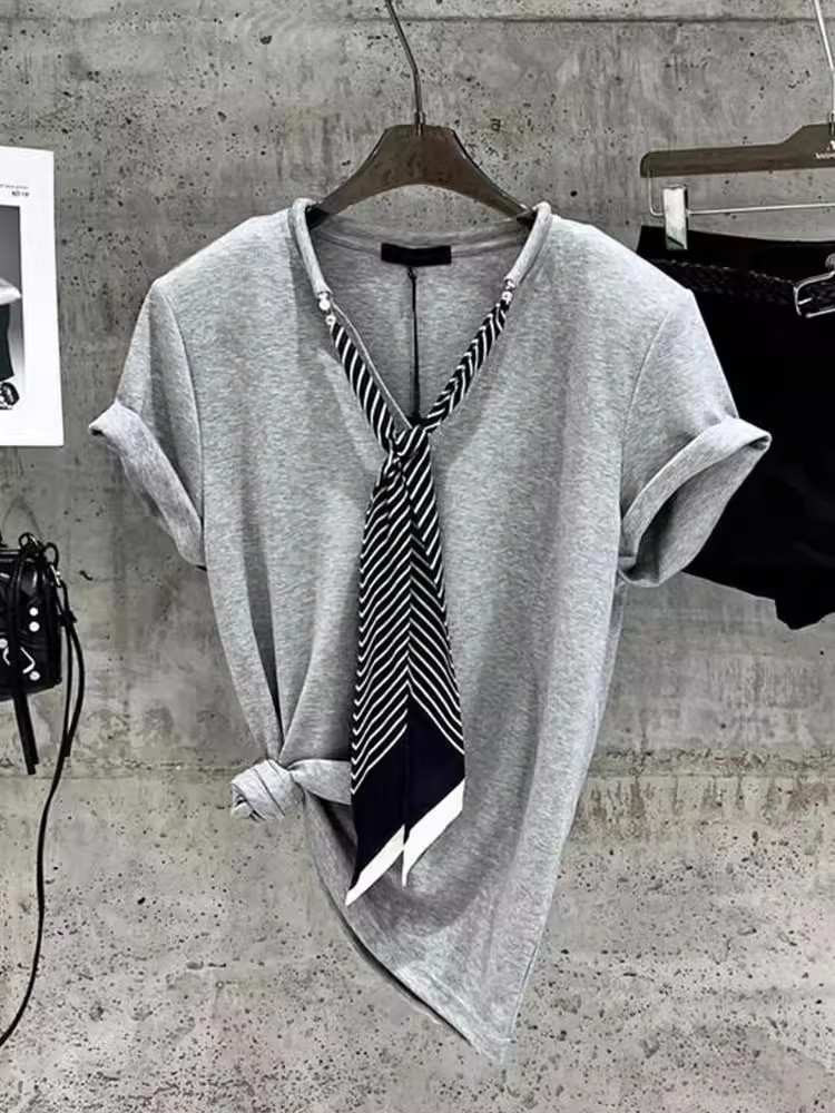 夏季超好看炸街独特漂亮上衣小个子轻奢高级感灰色v领短袖t恤女