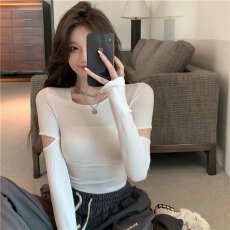 批发2025年秋装新款设计感小众心机方领长袖<b class='q'>t</b><b class='q'>恤</b>女短款上衣内搭打底衫