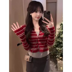 假两件撞色条纹短款长袖针织毛衣女2025新款冬季修身显瘦休闲上衣
