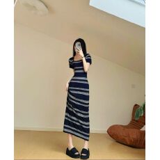批发时尚小个子复古撞色<b class='q'>条纹</b>短袖连衣裙夏季设计感修身显瘦包臀<b class='q'>长裙</b>子
