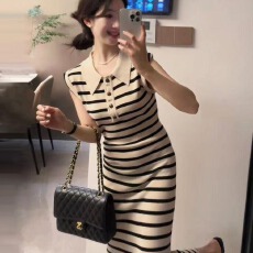 法式休闲条纹polo领冰丝针织连衣裙2026新款女夏季修身显瘦长裙子