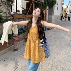 批发2026年夏季新款黄色刺绣无袖显瘦上衣v领吊带收腰<b class='q'>连衣裙</b>可外穿