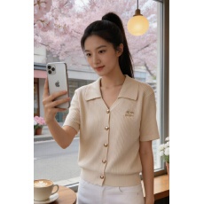 批发2026年夏季新款百搭洋气韩版轻奢翻领V领字母刺绣针织短袖<b class='q'>开衫</b>