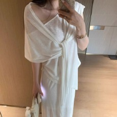 批发原版面料 雪花棉白色斜肩<b class='q'>T</b><b class='q'>恤</b>女松弛气质薄款披肩上衣两件套