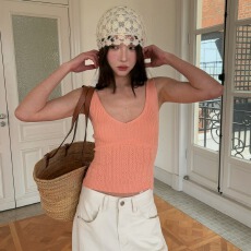 批发2026夏上衣女<b class='q'>新款</b>设计感收腰衣服慵懒风V领针织纯色内搭百搭背心