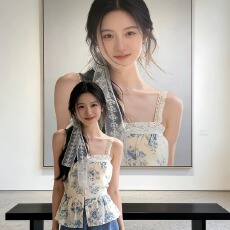 批发韩系碎花蕾丝拼接吊带背心女夏季海边度假风收腰显瘦独特绝美上衣