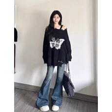 批发辣妹风黑色露肩破洞长袖宽松蝴蝶印花<b class='q'>T</b><b class='q'>恤</b> 显瘦气质