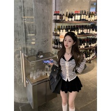 辣妹风黑白条纹V领长袖开衫毛针织衫 显瘦气质