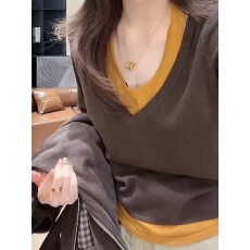 批发<b class='q'>大码</b>2025年秋冬新款假两件撞色长袖针织上衣显瘦韩系<b class='q'>时尚</b>打底衫潮