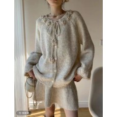 批发时髦显瘦设计感百搭新款套装2025<b class='q'>秋</b>冬套装针织开衫收腰裙两件套女