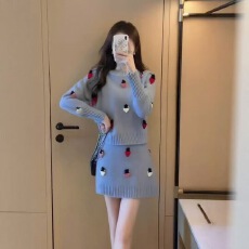 批发超好看草莓小个子减龄套装女2026春秋新款毛衣半身裙两件套