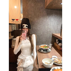 批发1*1罗纹德绒 字母烫钻圆领白色打底显瘦长袖女冬季设计感内搭上衣