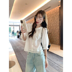 批发曾小咸 韩系温柔白色蕾丝拼接中袖<b class='q'>衬衫</b><b class='q'>女</b>秋气质<b class='q'>衬衣</b>宽松短款上衣