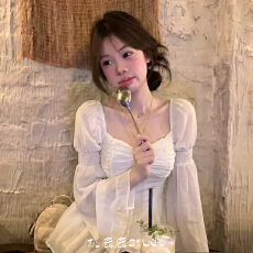 批发方领抽褶喇叭袖荷叶边<b class='q'>雪纺</b>衫女秋季温柔设计感修身上衣