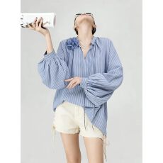 批发法式复古v领蓝白条纹<b class='q'>长袖</b><b class='q'>衬衫</b><b class='q'>女款</b>2026慵懒休闲独特漂亮新款小衫