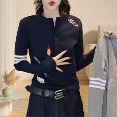 批发极简风圆领<b class='q'>T</b><b class='q'>恤</b>女时髦<b class='q'>个性</b>上衣气质长袖网红女