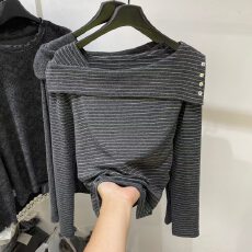 批发原版面料 一字肩纽扣装饰条纹长袖T恤女<b class='q'>秋</b>季