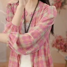 批发亮闪闪粉色<b class='q'>格子</b>长袖衬<b class='q'>衫</b>女春夏季美式复古辣妹设计感防晒衬<b class='q'>衣</b>潮
