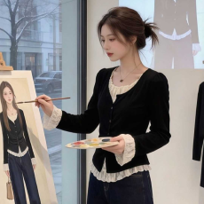 批发时尚假两件蕾丝拼接<b class='q'>长袖</b>T恤打底衫女春秋大码法式短款小上