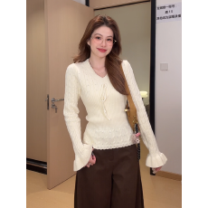 已出货 包芯纱洗水镂空肌理感V领绑带荷叶袖纯欲风收腰针织上衣女