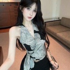 批发原版面料 设计感复古印花交叉v领挂脖吊带背心女夏季绑带外穿上衣