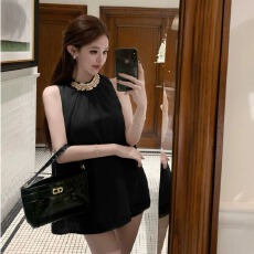 批发法式复古高级感无袖挂脖衬衫女夏季设计感小众宽松中长款气质上衣