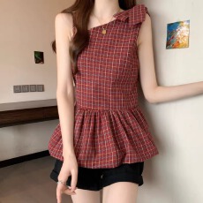 批发小吊带背心女2026夏季新款爆款不规则<b class='q'>设计</b>感斜领格子无袖裙摆上衣