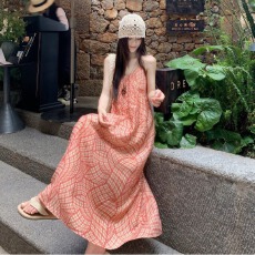 批发简约气质度假复古<b class='q'>吊带</b>连衣裙夏季橘色格子新款裙子宽松显瘦<b class='q'>长裙</b>