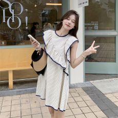 批发条纹小飞袖<b class='q'>连衣裙</b>女夏季2026新款韩系<b class='q'>荷叶边</b>不规则无袖娃娃衫裙子