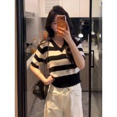 批发<b class='q'>韩版</b>V领条纹短袖针织衫女2026夏季新款高级感显瘦百搭<b class='q'>打底衫</b>上衣