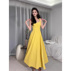 批发法式气质U领黄色吊带连衣裙女夏季裙子收腰显瘦大摆裙度假风长裙