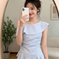 批发蓝色<b class='q'>甜美</b>风斜肩露肩荷叶边条纹衬衫女夏季新款收腰修身<b class='q'>甜美</b>上衣女