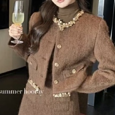 批发秋冬新款时尚圆领洋气百搭小香风外套女上衣＋短裙