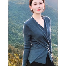 批发灰色<b class='q'>假两件</b>针织开衫女2025早秋高级感交叉V领掐腰修身打底衫上衣
