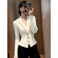 批发小香风<b class='q'>荷叶边</b>V领针织衫女秋冬高端<b class='q'>毛衣</b>独特漂亮气质修身白色上衣