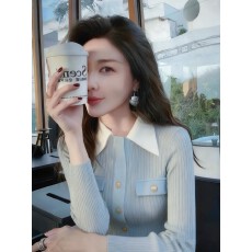 批发高级感绝美蓝色翻领长袖毛衣针织<b class='q'>开衫</b>女秋冬款超好看洋气修身上衣