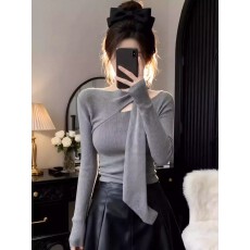 批发深灰色<b class='q'>漏肩</b>短款修身内搭打底衫上衣2025年早春新款高级感<b class='q'>t</b><b class='q'>恤</b>女装