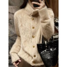 批发杏色复古时髦毛绒<b class='q'>针织</b>衫女2025冬季新款长袖金扣高级气质毛衣外套