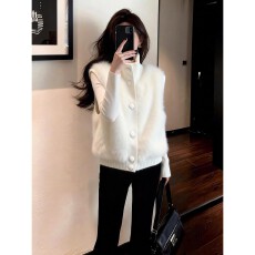 批发软糯温柔风简约随性慵懒松弛感白色马甲女2025冬<b class='q'>立领</b>毛绒毛衣开衫