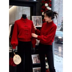 批发新中式本命年红色立领盘扣开衫女<b class='q'>外套</b>秋冬季超好看灯笼袖针织毛衣