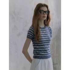 批发法式小香风蓝色条纹圆领<b class='q'>针织</b>短袖女夏季独特洋气轻薄短款正肩<b class='q'>上衣</b>