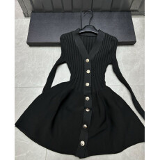 批发2025纯欲v领长袖针织<b class='q'>连衣裙</b>女秋冬修身单排扣收腰显瘦a字荷叶边裙