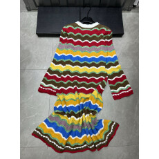 批发慵懒松弛感不规则波浪彩色针织<b class='q'>连衣裙</b>女2025秋季新款圆领长款毛衣