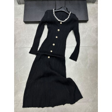 批发2025别致小香风红色针织<b class='q'>连衣裙</b>秋冬法式气质外内搭裙子