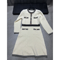 批发I出席重要场合的裙子巨好看高级感气质小香风白色长袖<b class='q'>连衣裙</b>