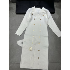 批发2025新款舒适女装迷宫提花图案字双排扣翻领收腰针织长袖<b class='q'>连衣裙</b>